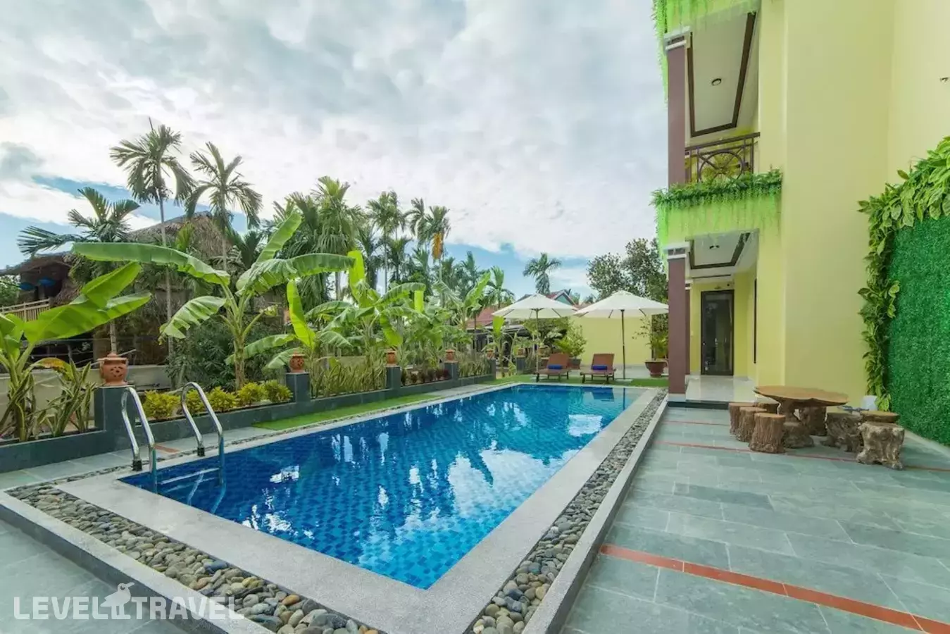 A Bong Villa