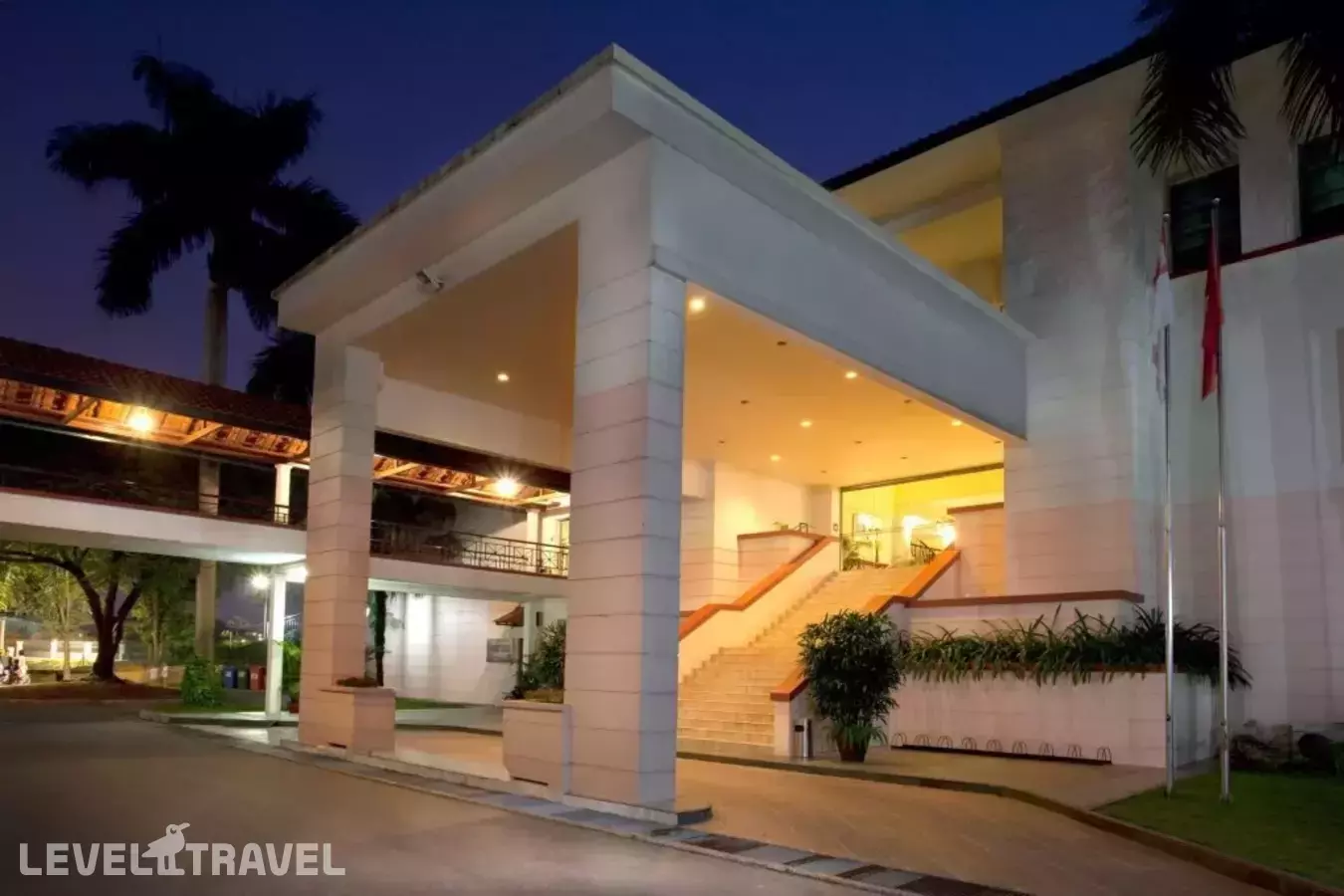 Diamond Westlake Suites