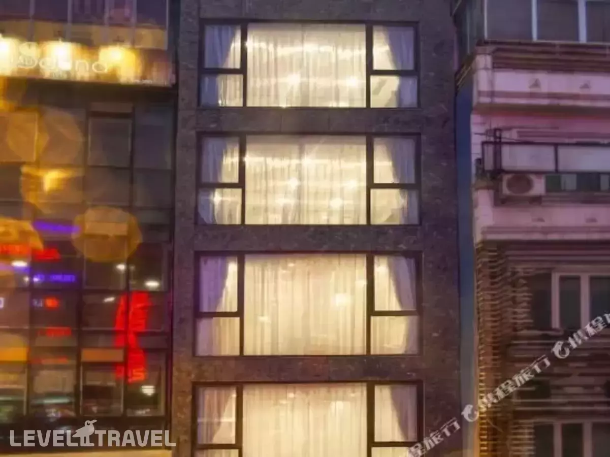 Bridge Lakeside Hotel Hanoi