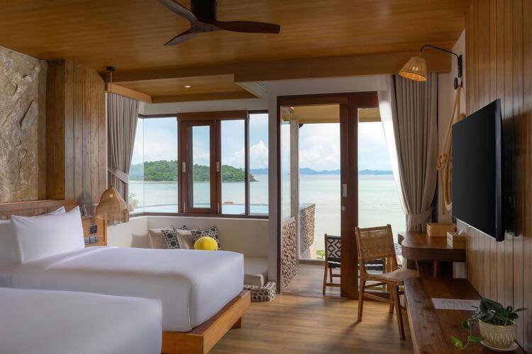 Sinae Phuket Luxury Hotel