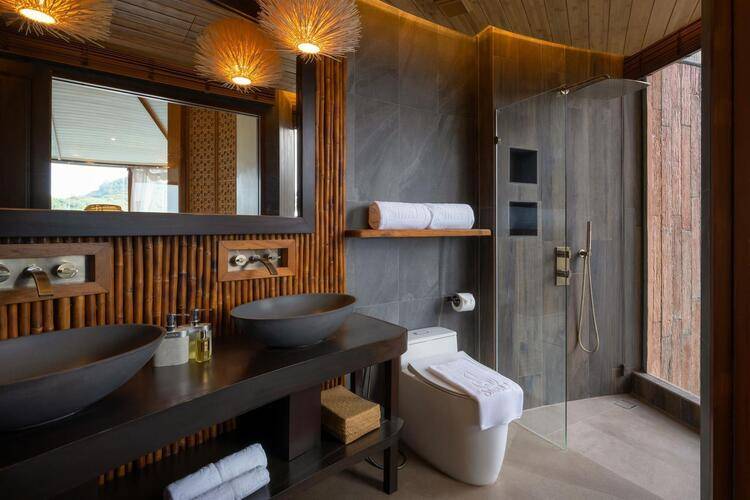 Sinae Phuket Luxury Hotel
