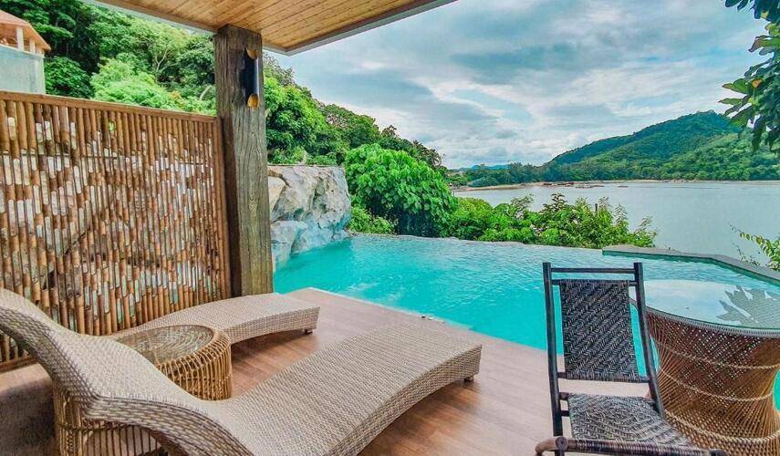 Sinae Phuket Luxury Hotel