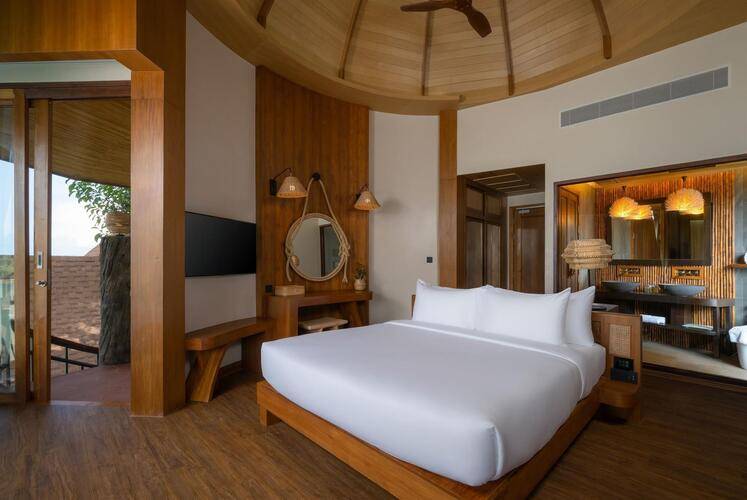 Sinae Phuket Luxury Hotel