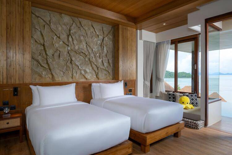 Sinae Phuket Luxury Hotel