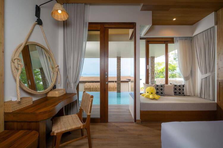 Sinae Phuket Luxury Hotel