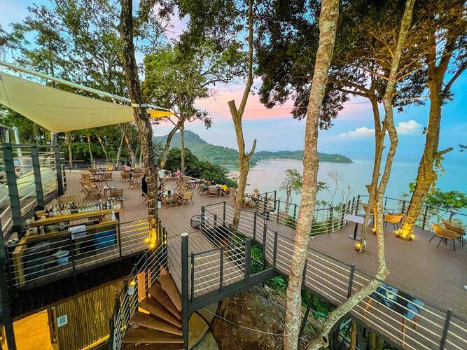 Sinae Phuket Luxury Hotel