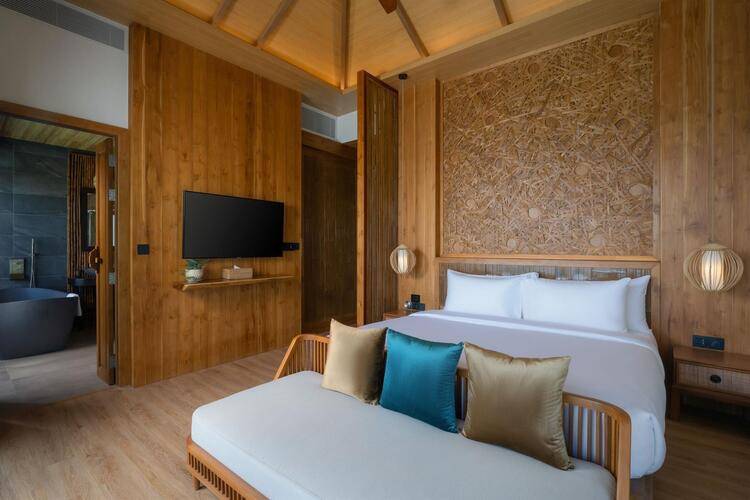 Sinae Phuket Luxury Hotel