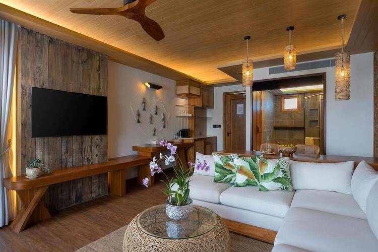 Sinae Phuket Luxury Hotel