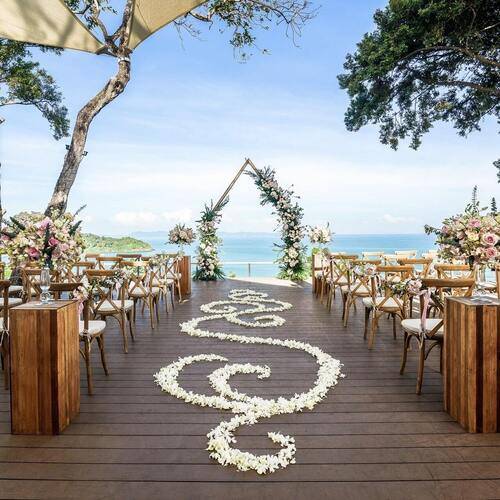 Sinae Phuket Luxury Hotel