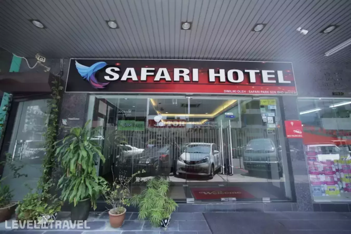 Safari Hotel