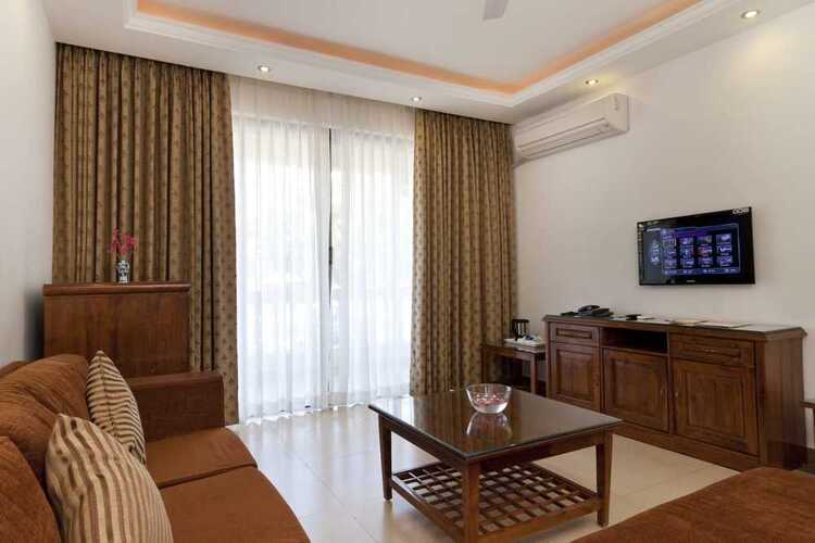 De Mandarin Beach Resort Suites And Villas