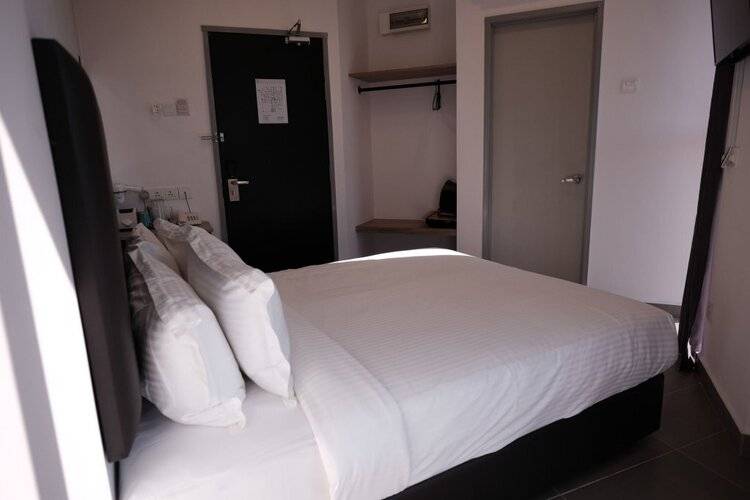 B Lot Hotel