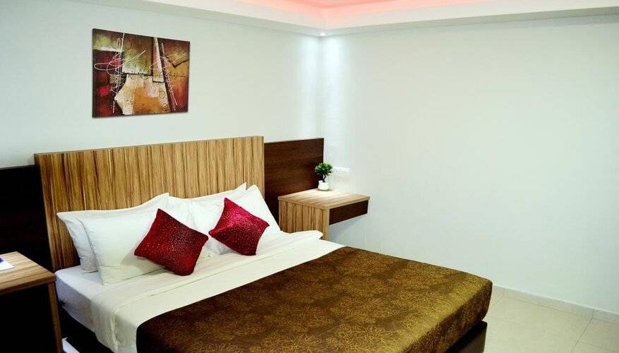 Easy Hotel