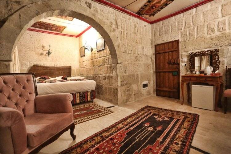 Nar Cave House