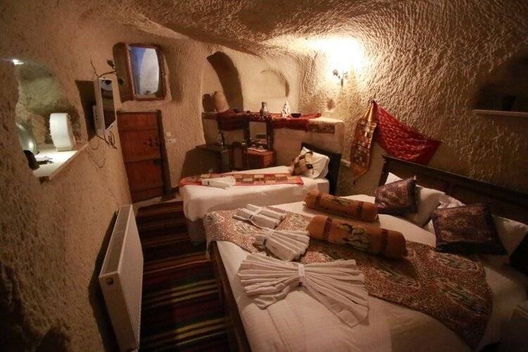 Nar Cave House