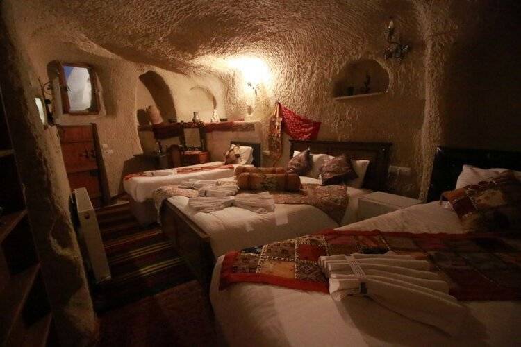 Nar Cave House