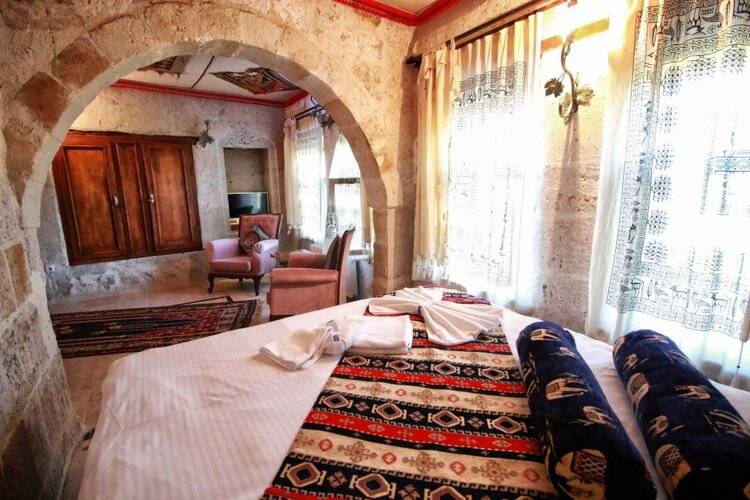 Nar Cave House