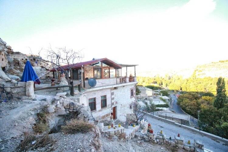 Nar Cave House
