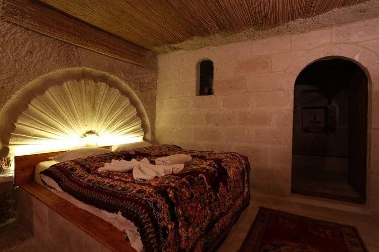 Nar Cave House
