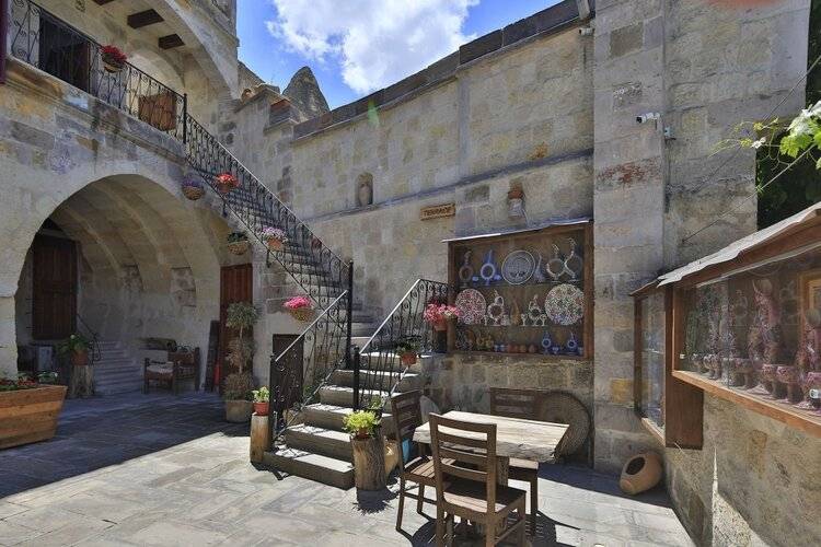 Aren Cave Hotel