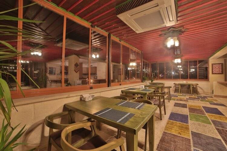 Caravanserai Inn Hotel