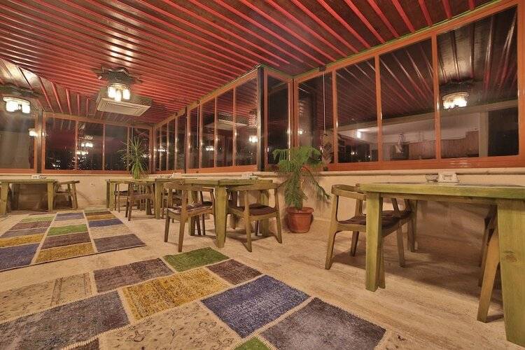 Caravanserai Inn Hotel