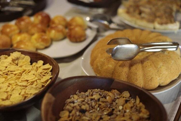 Shoestring Cave House