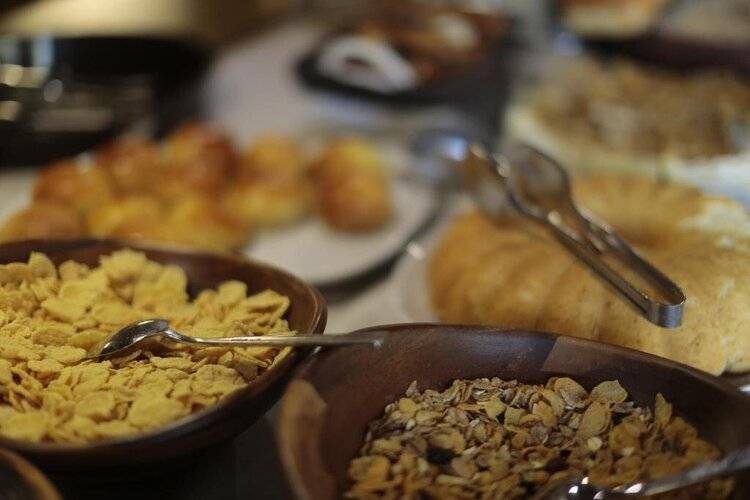 Shoestring Cave House