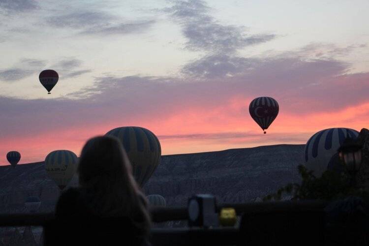 Shoestring Cave House