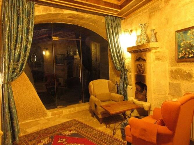 Traveller's Cave Hotel