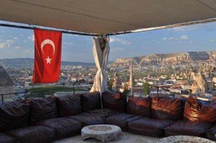 Traveller's Cave Hotel