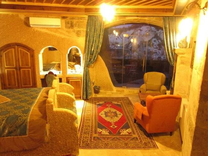 Traveller's Cave Hotel