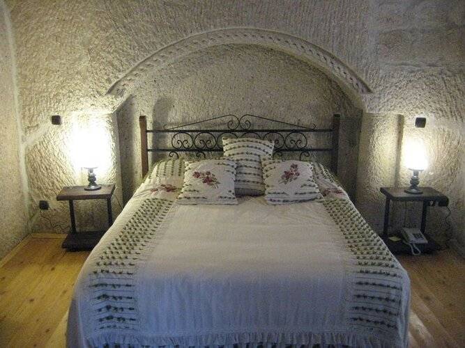 Traveller's Cave Hotel