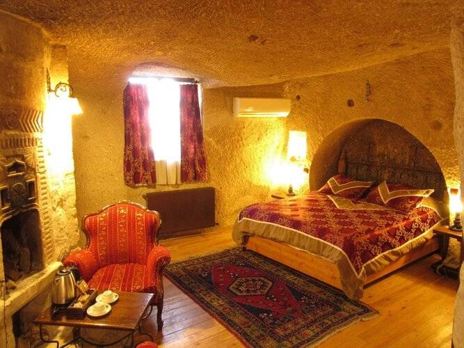 Traveller's Cave Hotel