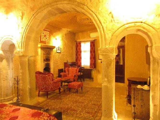 Traveller's Cave Hotel