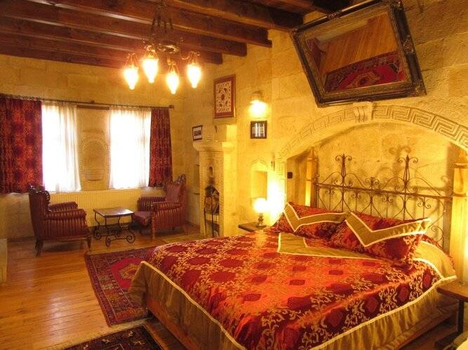 Traveller's Cave Hotel
