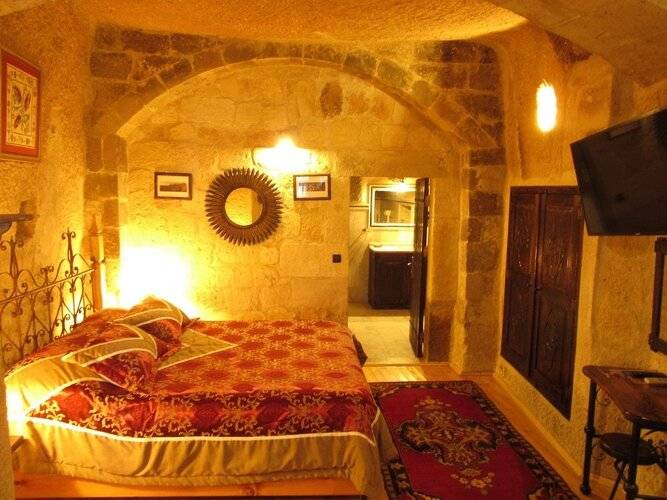 Traveller's Cave Hotel