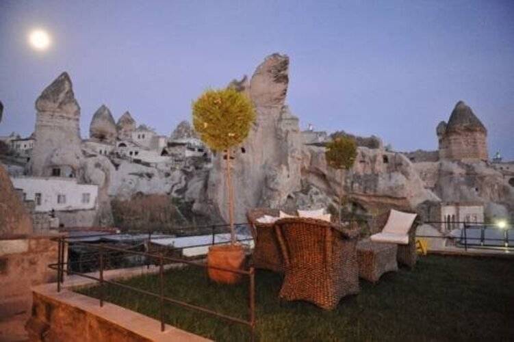 Traveller's Cave Hotel
