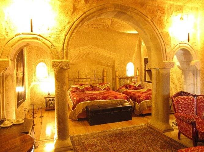 Traveller's Cave Hotel