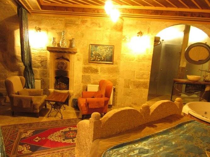 Traveller's Cave Hotel