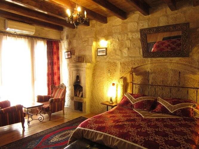 Traveller's Cave Hotel