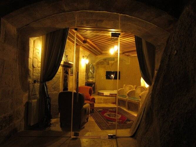 Traveller's Cave Hotel