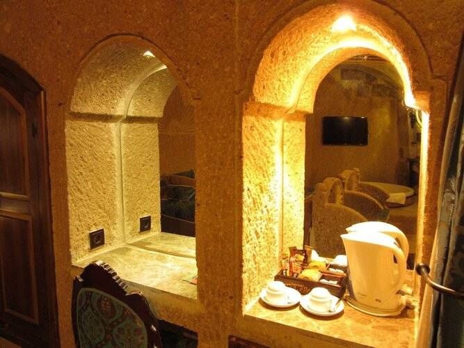 Traveller's Cave Hotel