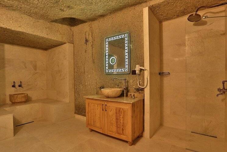 Caftan Cave Suites