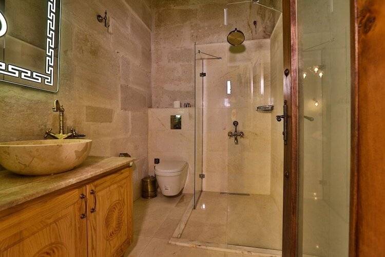Caftan Cave Suites