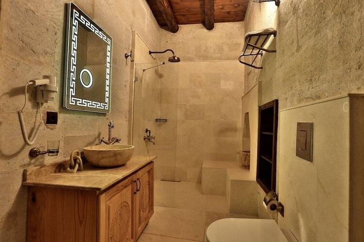 Caftan Cave Suites