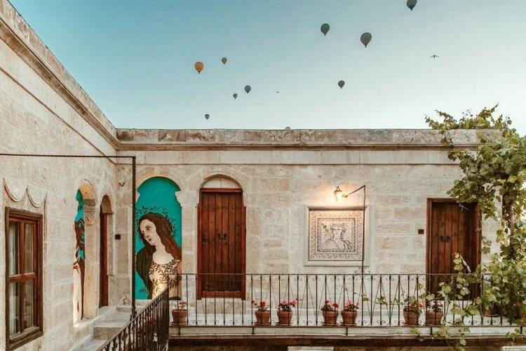 Henna Hotel