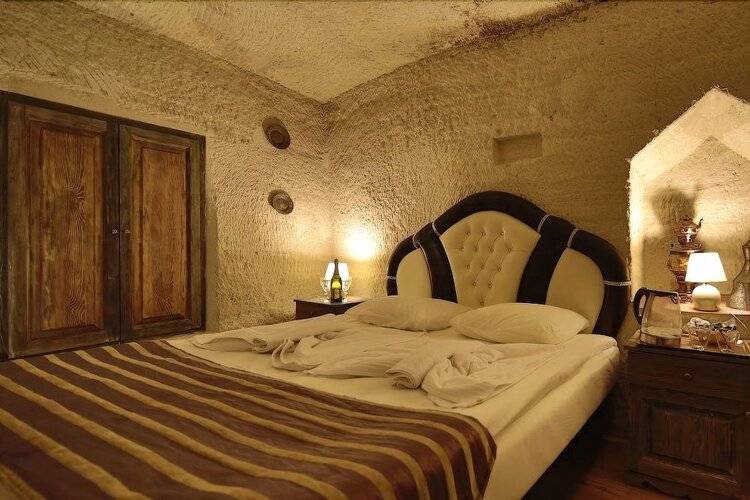 Kayatas Hotel