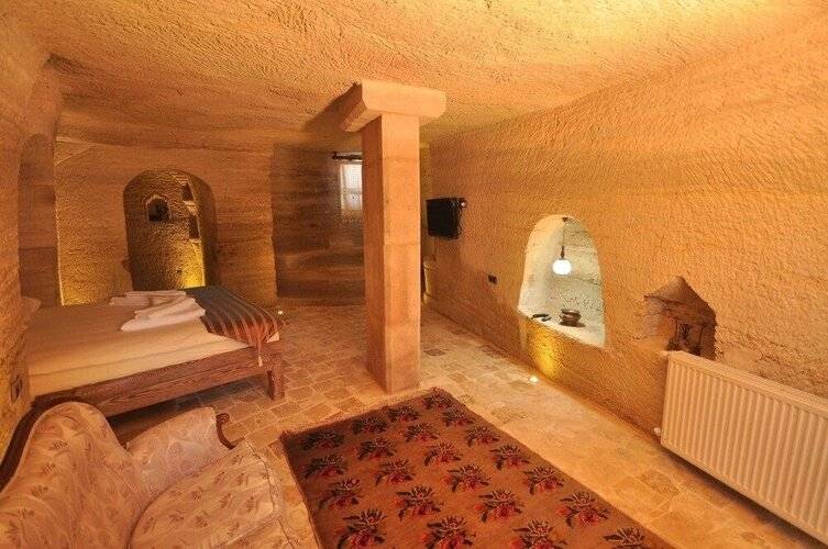 Kayatas Hotel
