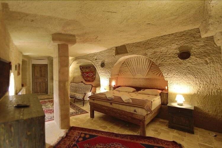 Kayatas Hotel